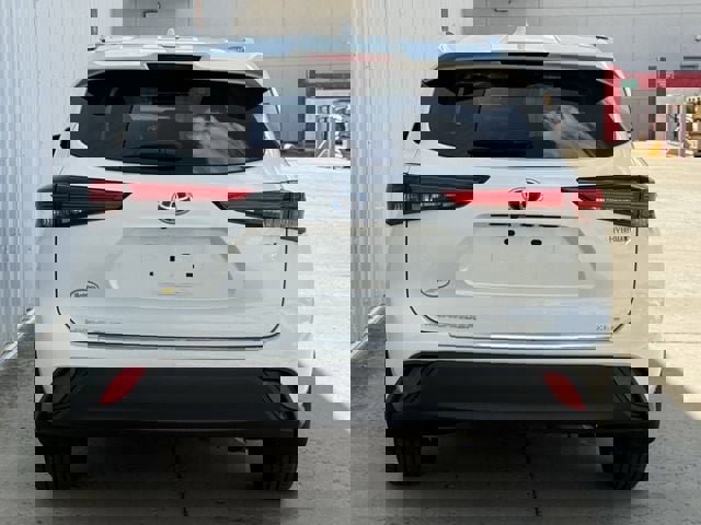 Used 2020 Toyota Highlander XLE AWD/4WD image 5