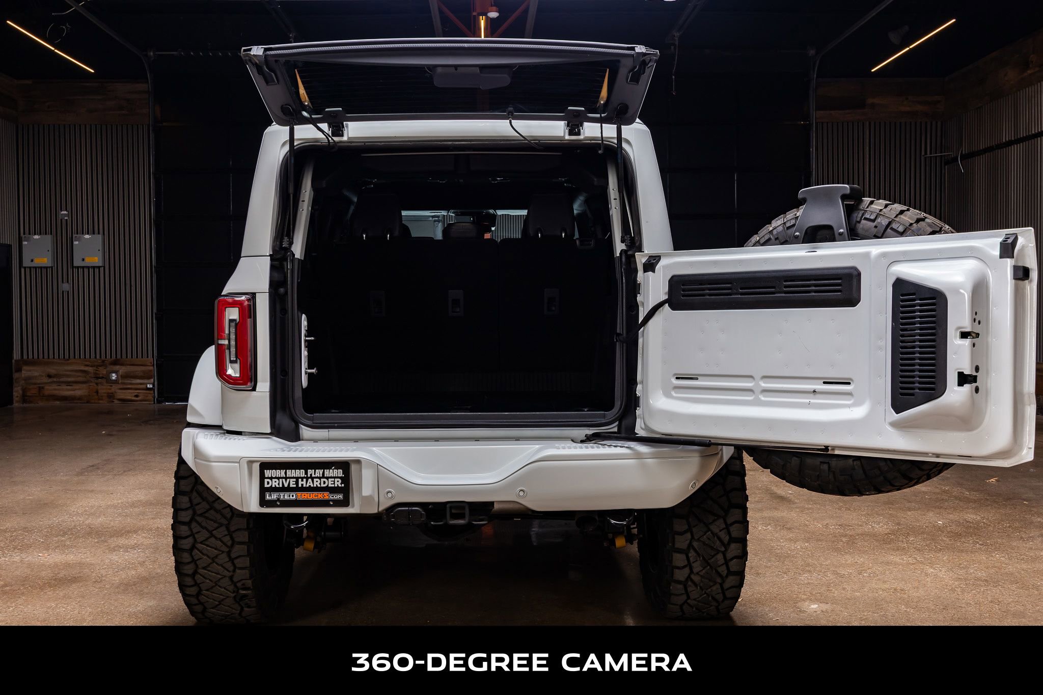 Used 2024 Ford Bronco Badlands image 9