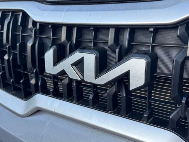 Certified 2024 Kia Telluride LX image 8