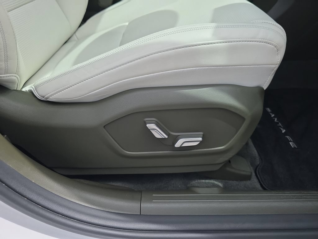 Certified 2025 Hyundai Santa Fe Calligraphy FWD image 40