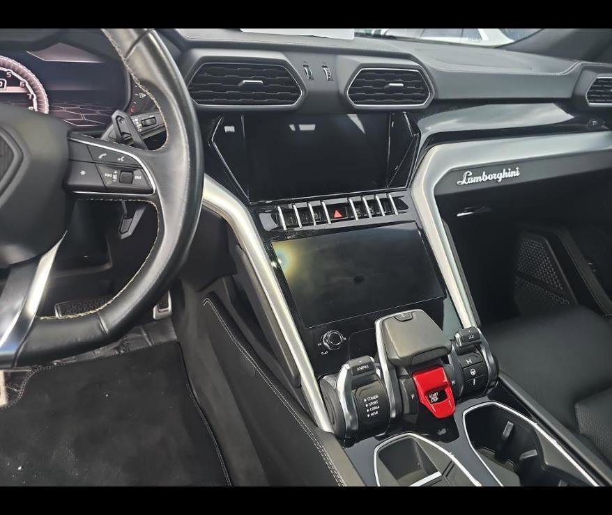 Used 2020 Lamborghini Urus image 5