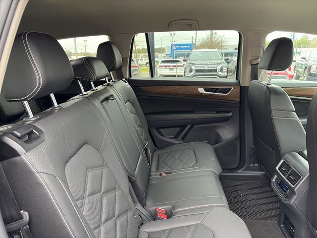 Certified 2025 Volkswagen Atlas SE image 10