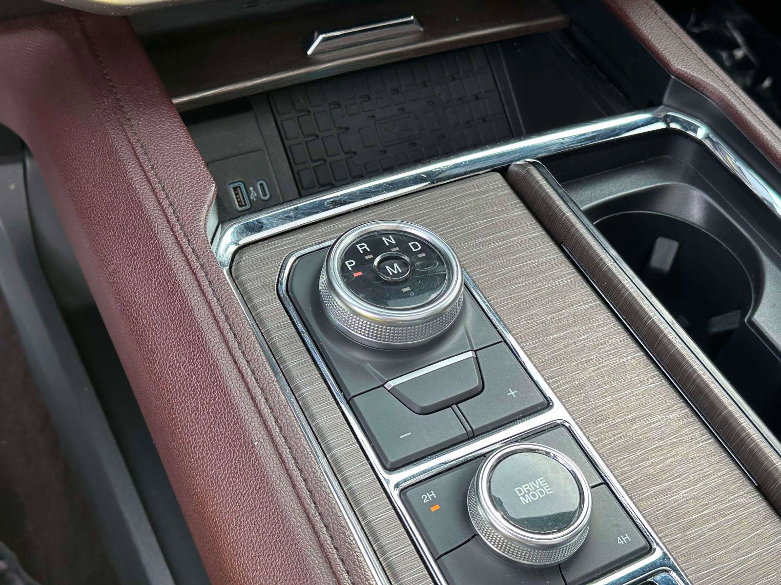 Used 2022 Ford Expedition Limited image 29