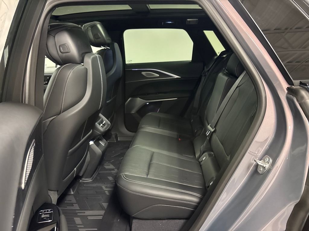 New 2026 Cadillac Lyriq Premium Luxury image 42