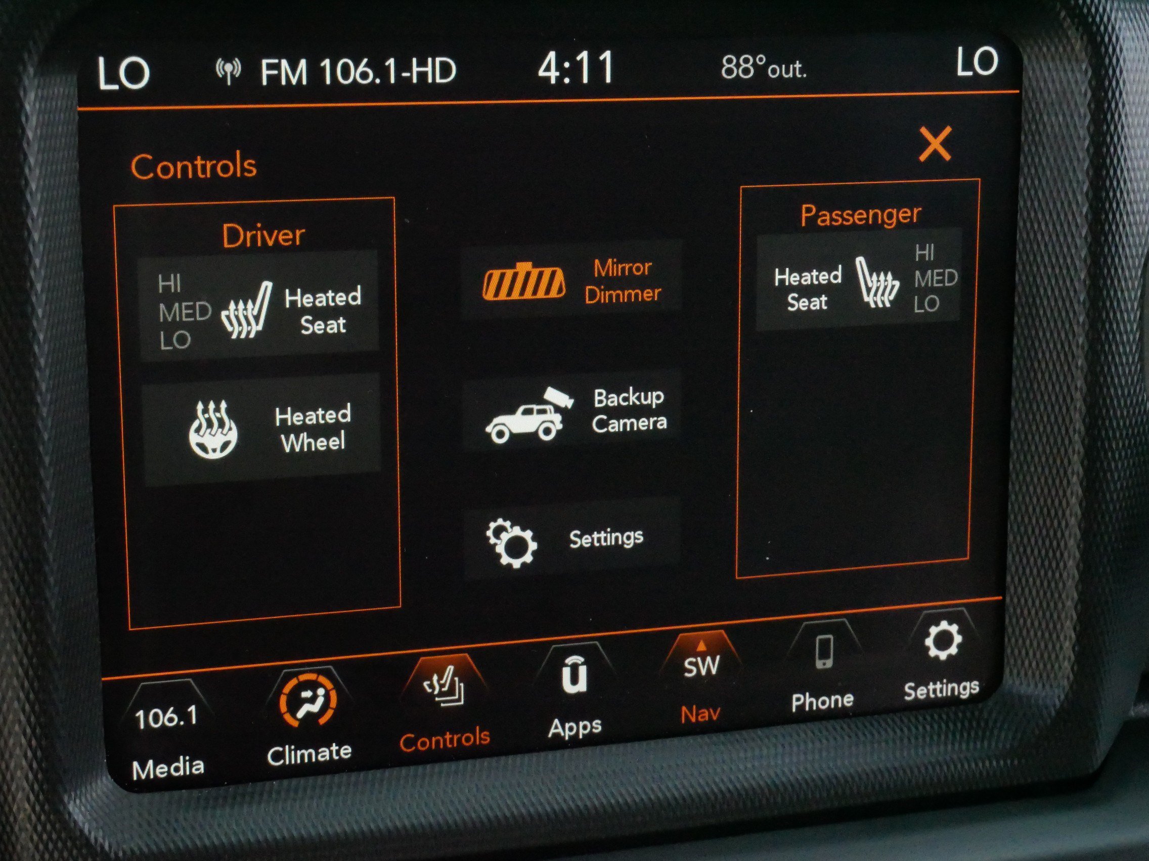 Used 2023 Jeep Wrangler Unlimited w/ Cold Weather Group AWD/4WD image 29