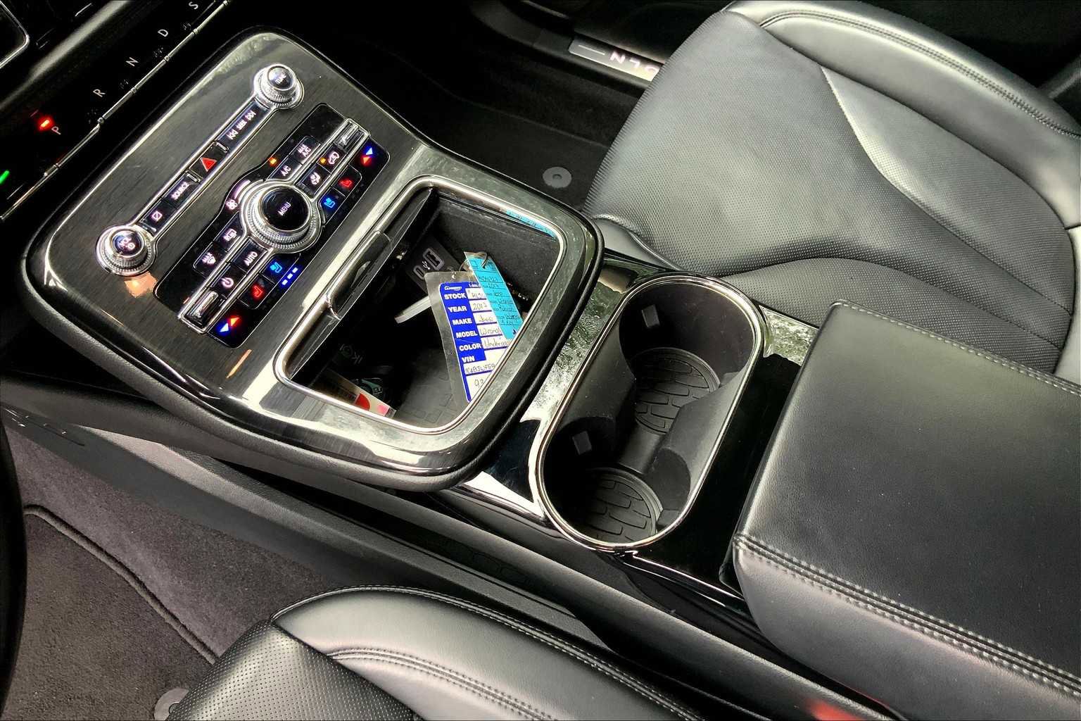 Used 2023 Lincoln Nautilus Reserve w/ Equipment Group 201A image 16