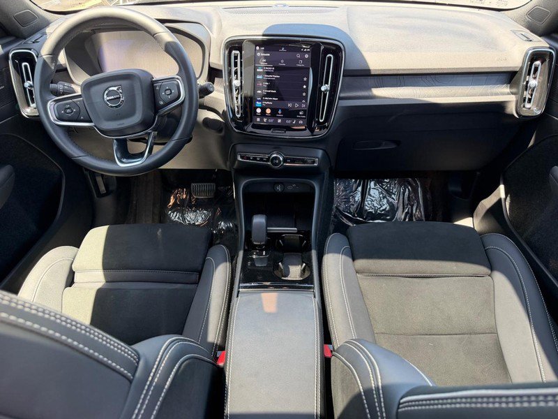 Used 2023 Volvo XC40 Recharge Ultimate AWD/4WD image 12