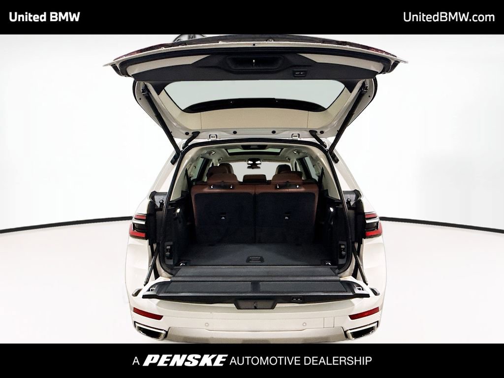 Used 2024 BMW X7 xDrive40i image 15