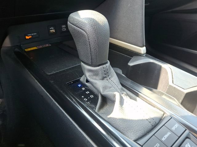 Used 2025 Toyota Camry LE FWD image 14