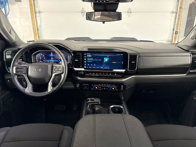 Used 2025 Chevrolet Silverado 1500 LT Trail Boss w/ Convenience Package II AWD/4WD image 22
