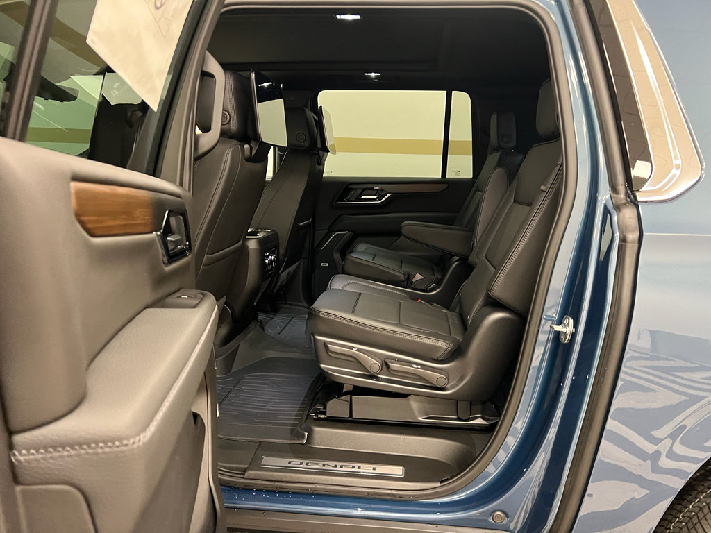 New 2026 GMC Yukon XL Denali w/ Denali Reserve Package AWD/4WD image 11