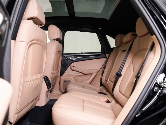 Certified 2026 Porsche Macan AWD/4WD image 25