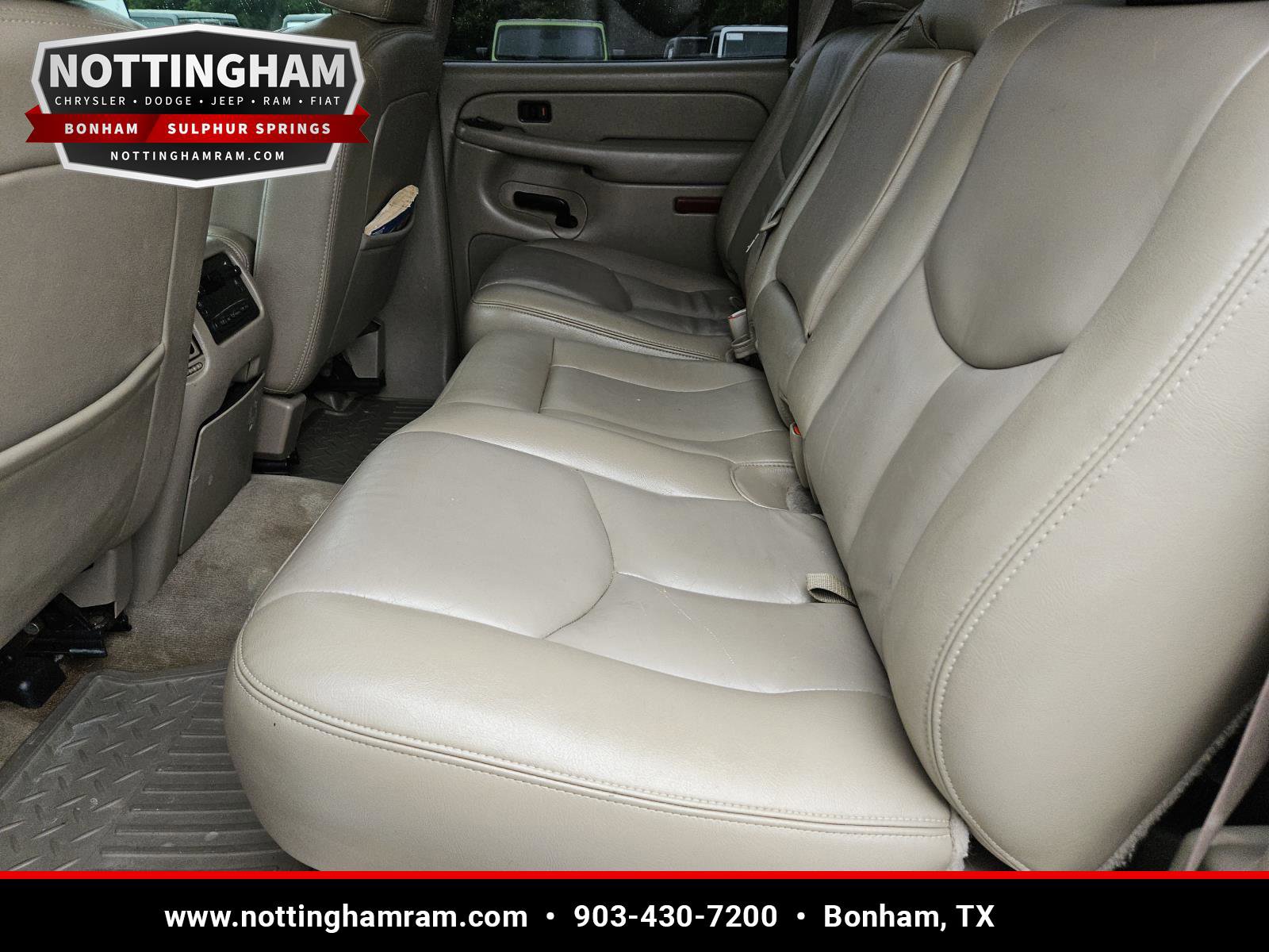 Used 2004 Chevrolet Silverado 2500 LS w/ Heavy-Duty Power Package AWD/4WD image 26