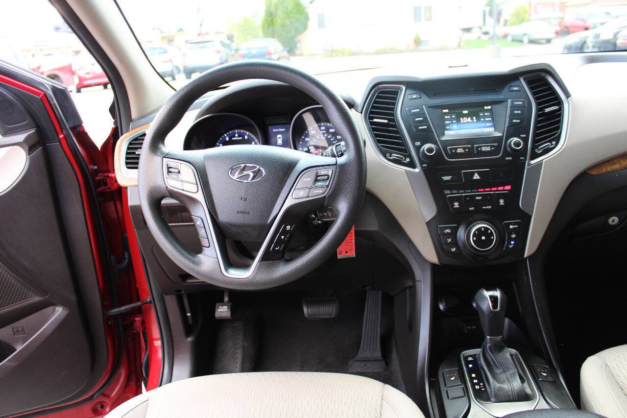 Used 2016 Hyundai Santa Fe SE w/ Cargo Package image 14