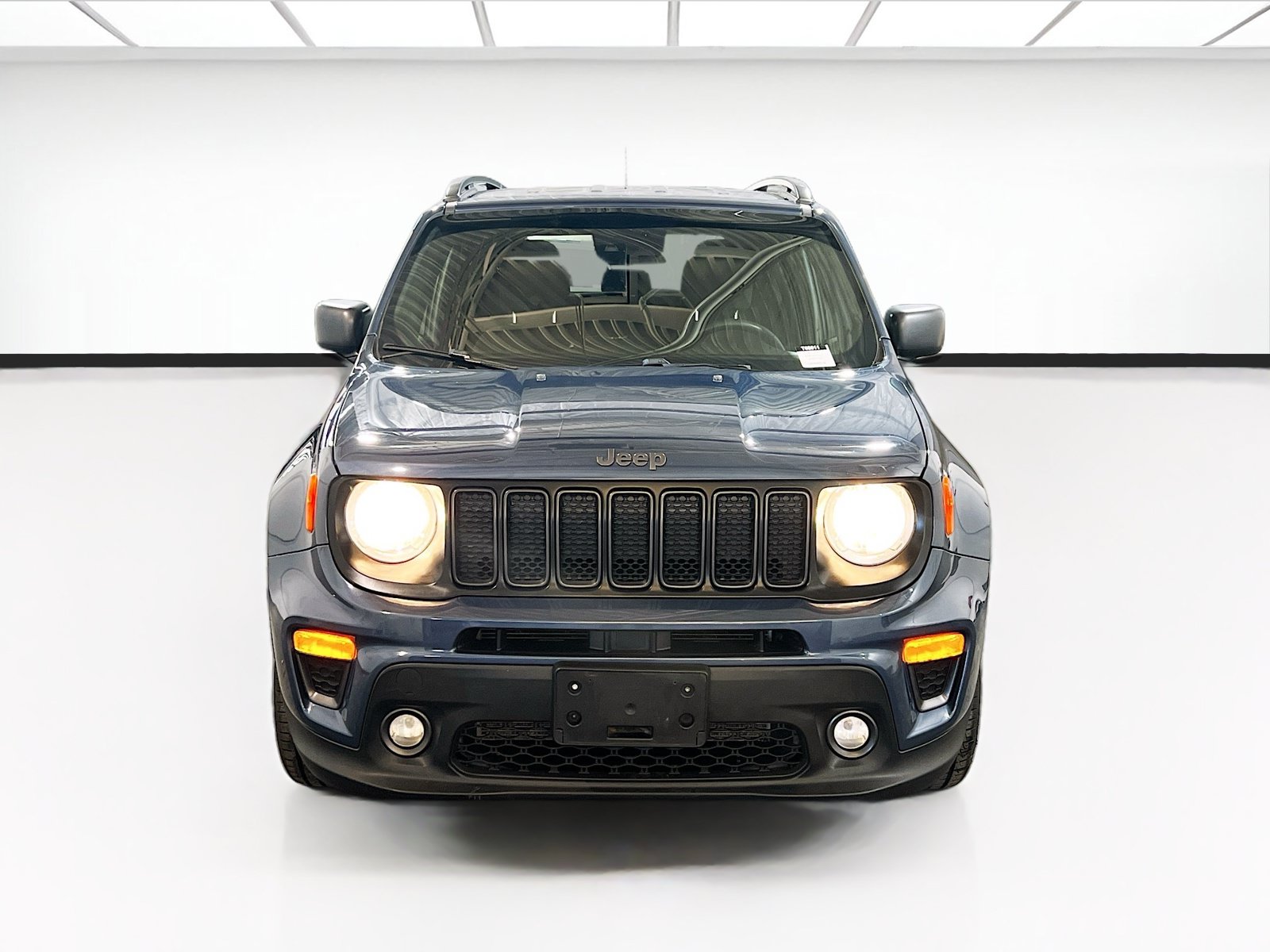 Used 2021 Jeep Renegade Latitude FWD image 2