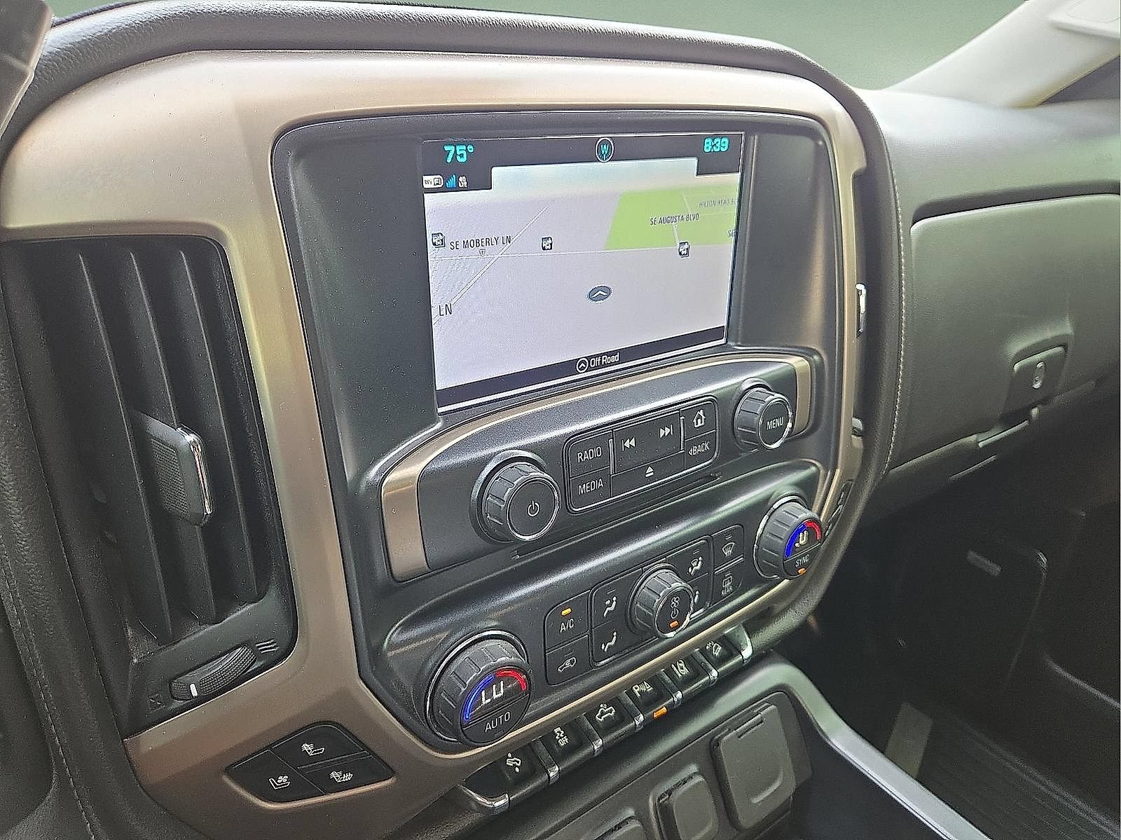 Used 2019 GMC Sierra 2500 Denali w/ Suspension Package, Off-Road AWD/4WD image 16