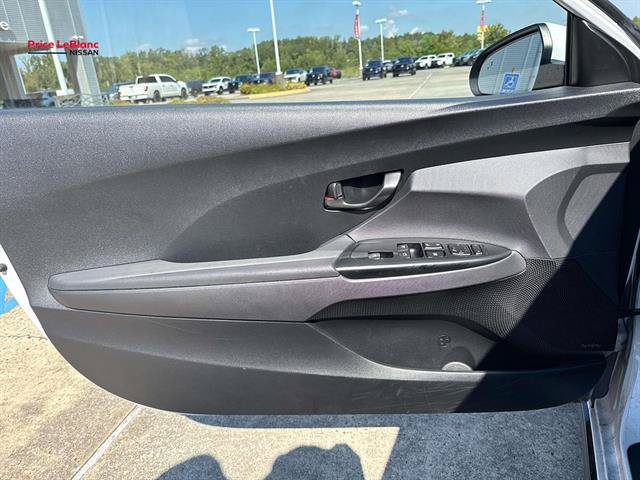 Used 2021 Hyundai Veloster Turbo FWD image 17