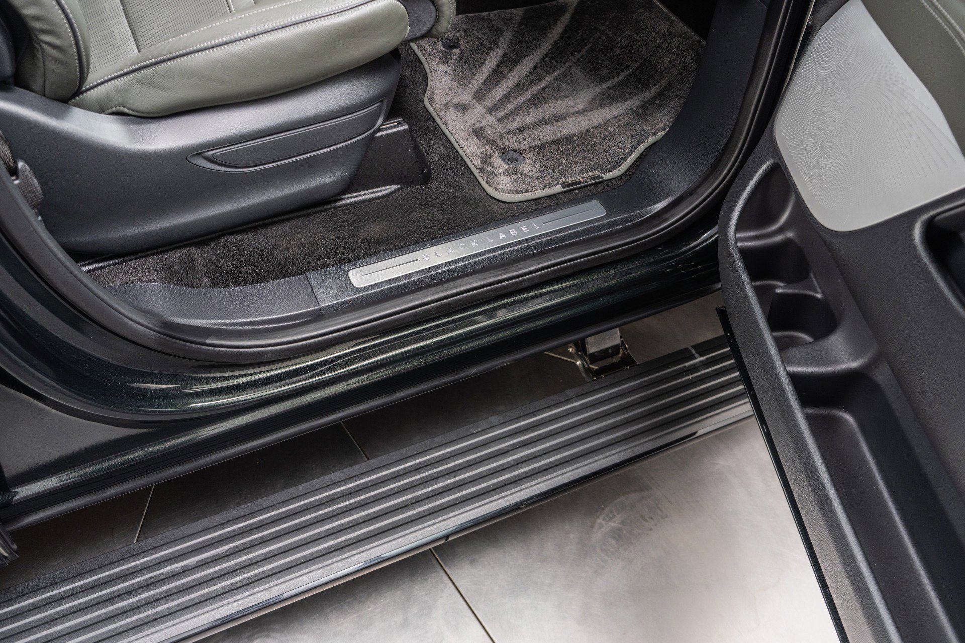 Used 2022 Lincoln Navigator Black Label image 36