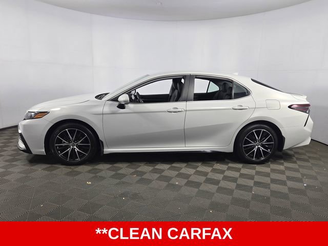 Used 2024 Toyota Camry SE image 5