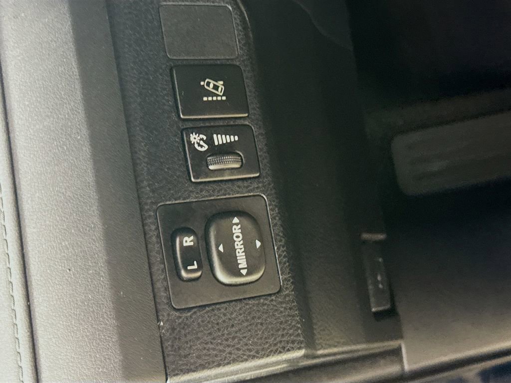 Used 2017 Toyota RAV4 LE FWD image 10