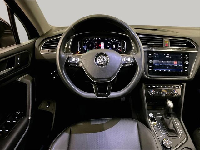 Used 2020 Volkswagen Tiguan SEL AWD/4WD image 6