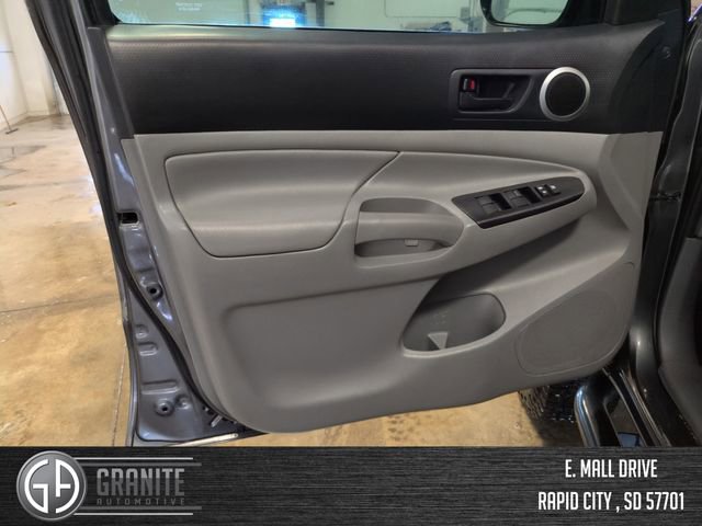 Used 2014 Toyota Tacoma PreRunner w/ SR5 Package RWD image 10