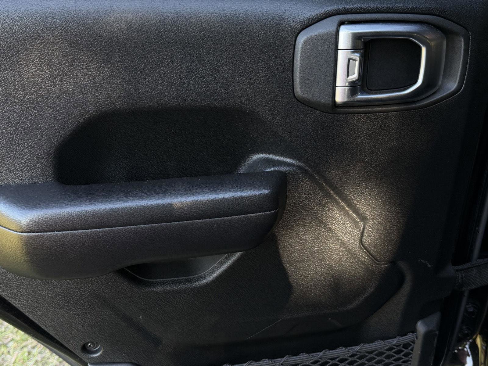 Used 2021 Jeep Wrangler Unlimited Rubicon image 12