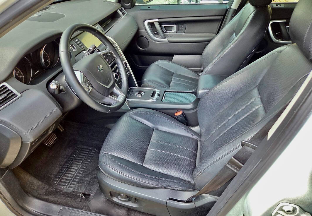 Used 2017 Land Rover Discovery Sport HSE AWD/4WD image 15