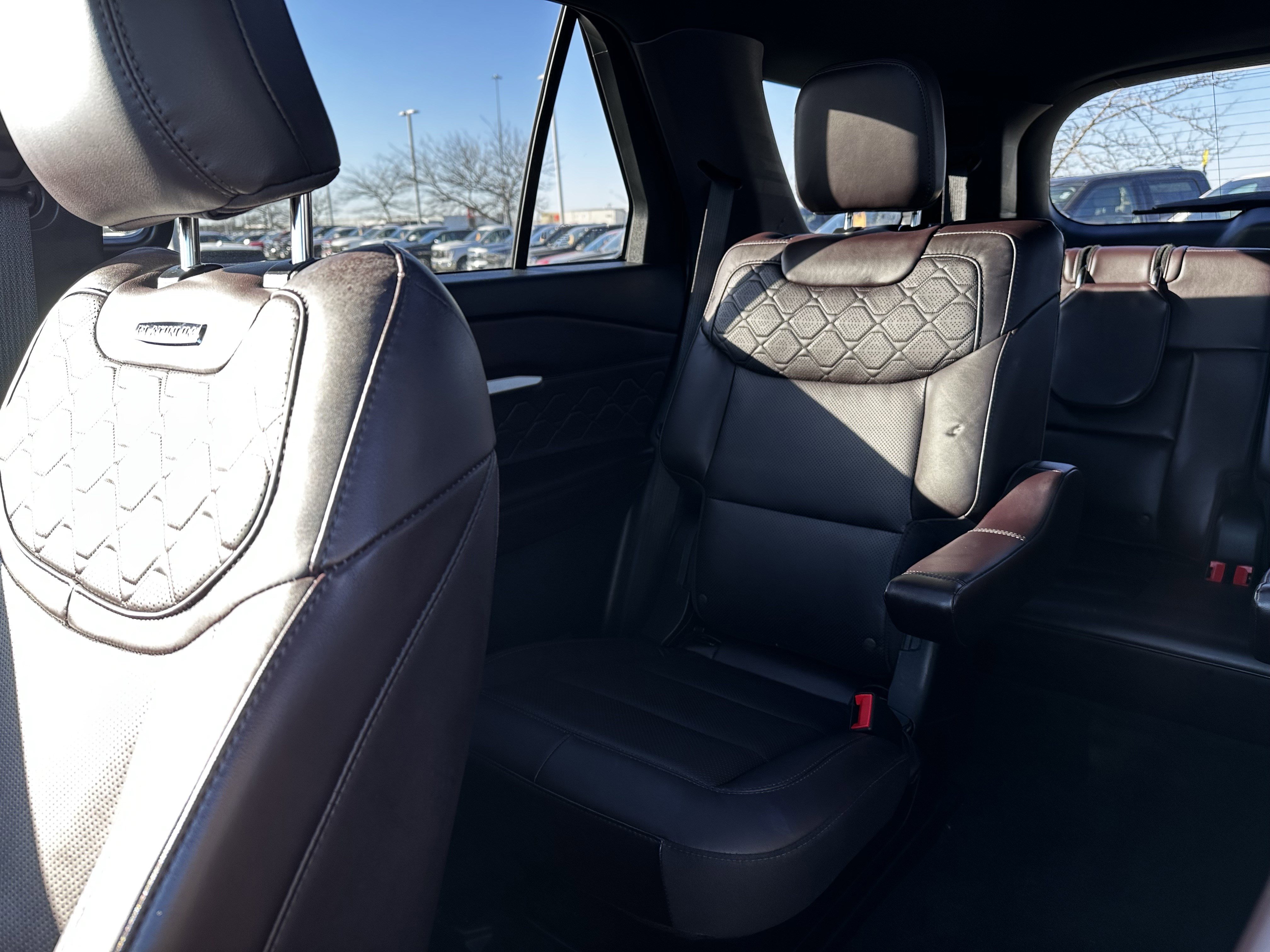 Certified 2025 Ford Explorer Platinum w/ LUX Leather Package image 12