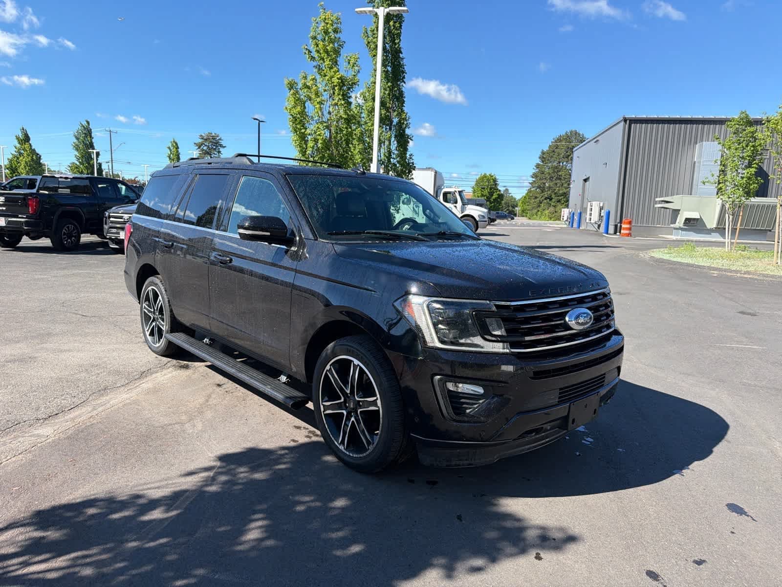 Used 2019 Ford Expedition Limited w/ Equipment Group 303A AWD/4WD image 3