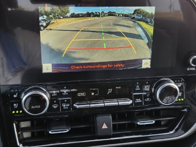 Used 2023 Toyota Highlander Limited AWD/4WD image 16