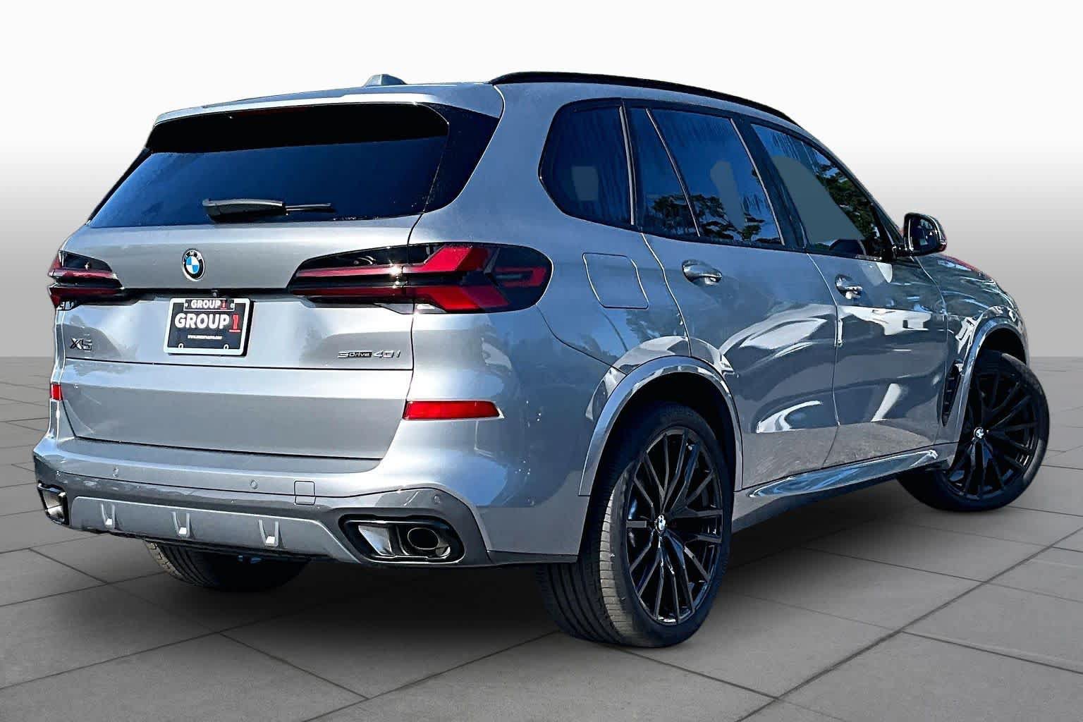 Used 2025 BMW X5 sDrive40i w/ M Sport Package RWD image 13