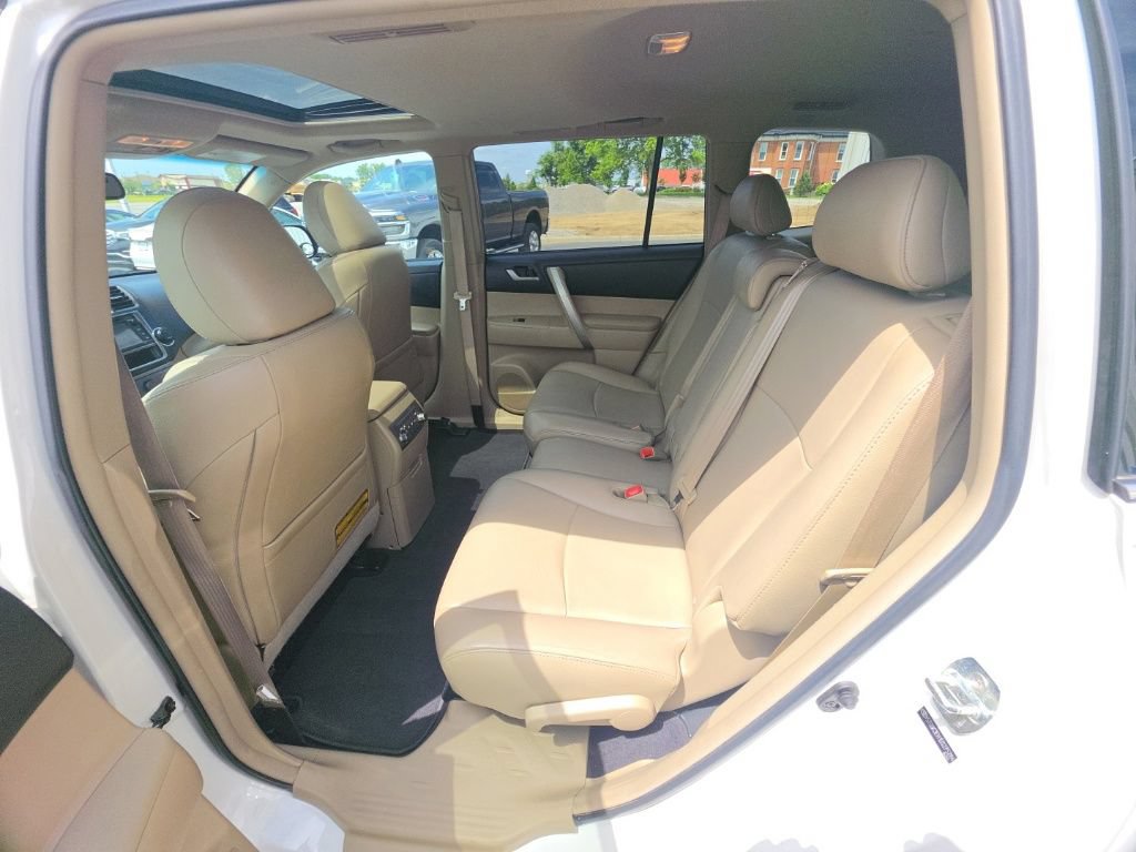 Used 2013 Toyota Highlander SE AWD/4WD image 26