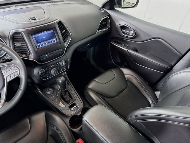 Used 2019 Jeep Cherokee Latitude Plus w/ Cold Weather Group image 22