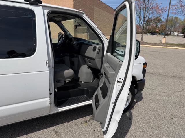 Used 2013 Ford E-150 and Econoline 150 RWD image 17
