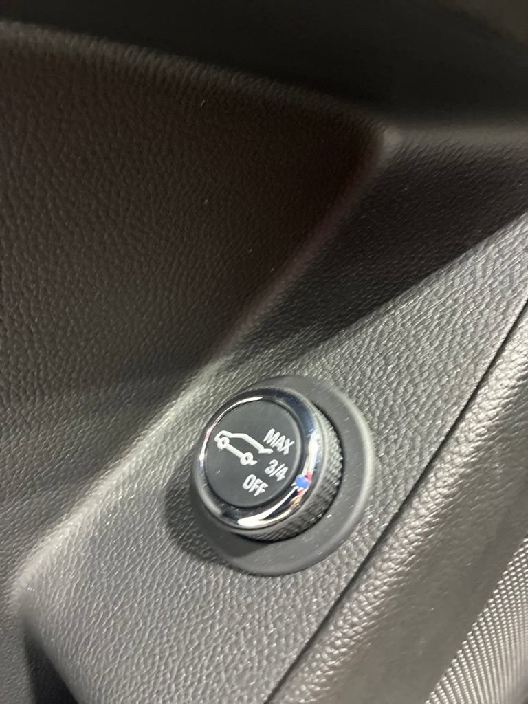 Used 2023 Chevrolet Traverse High Country w/ LPO, Floor Liner Package AWD/4WD image 18