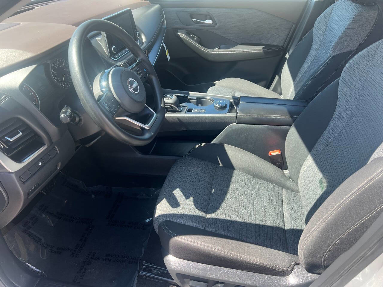 Used 2022 Nissan Rogue SV image 10