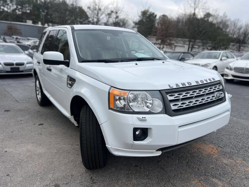 Used 2011 Land Rover LR2 HSE LUX image 2