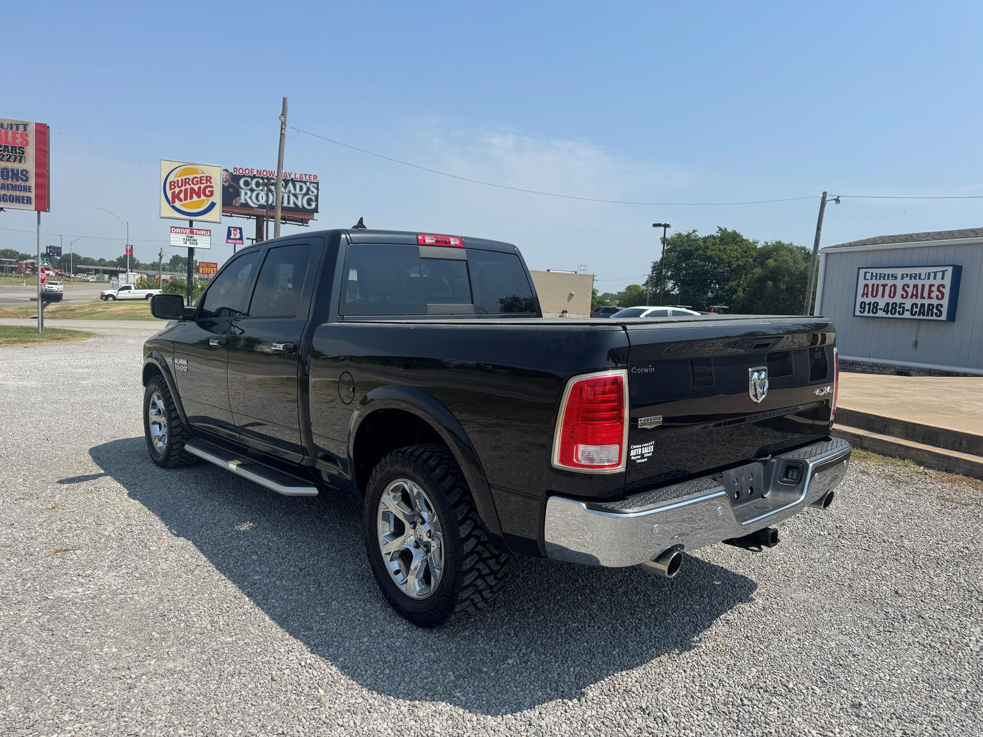 Used 2017 RAM 1500 Laramie w/ Convenience Group AWD/4WD image 5