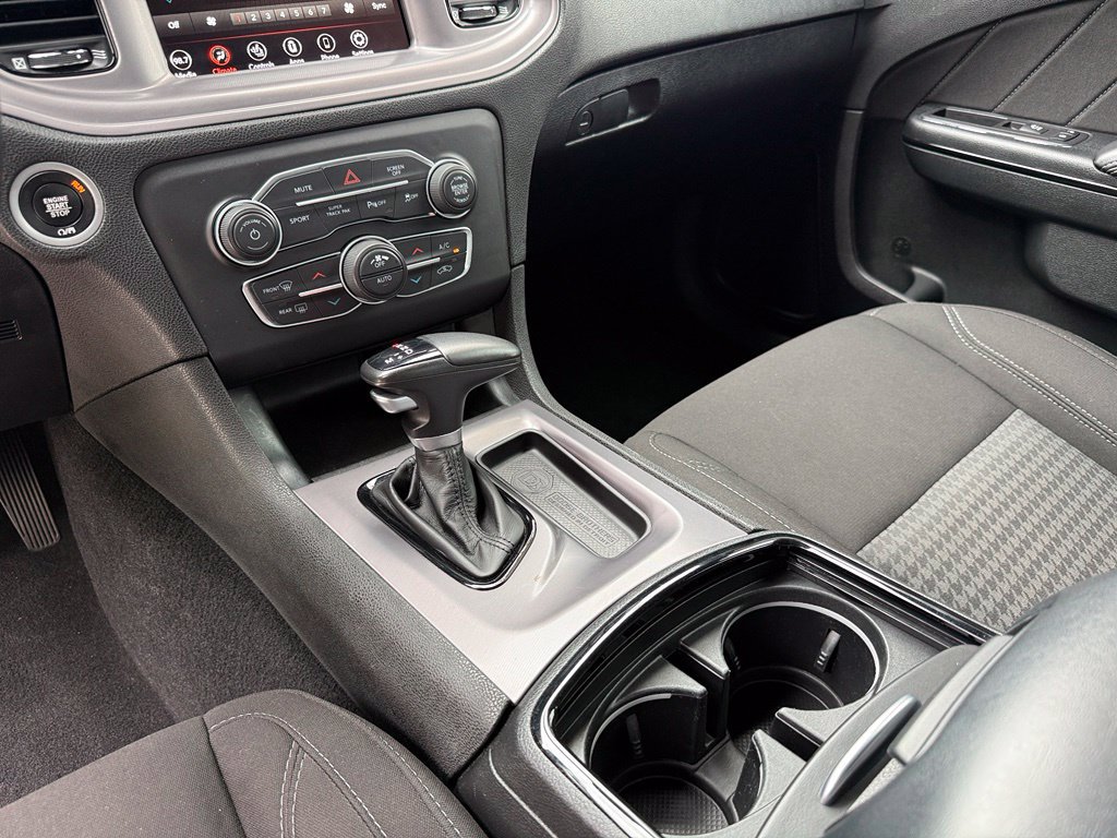 Used 2023 Dodge Charger SXT w/ Blacktop Package AWD/4WD image 13