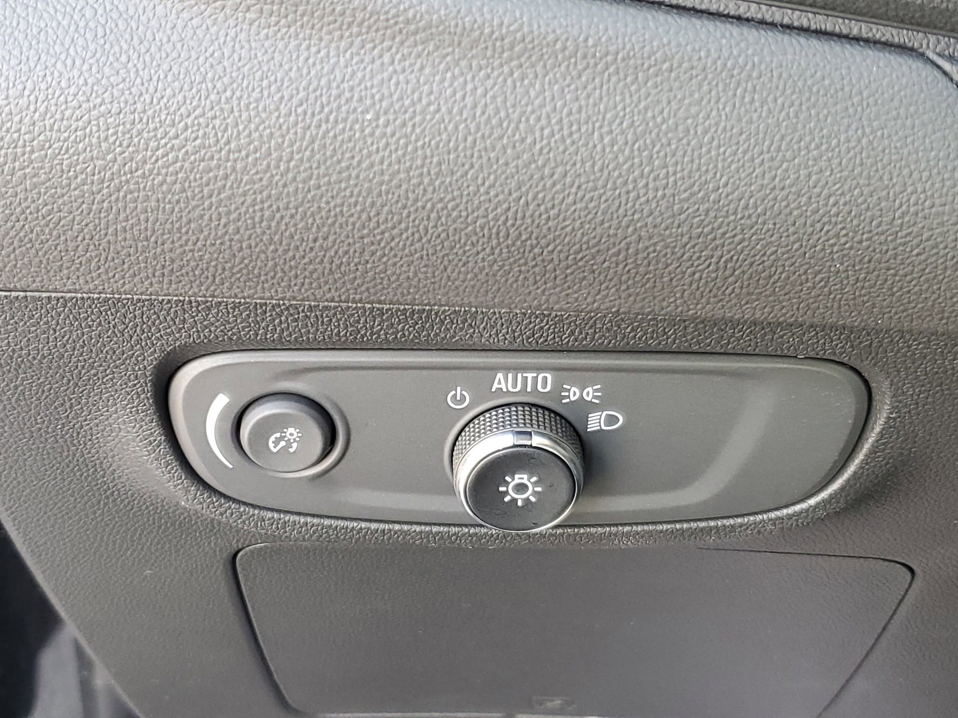 Used 2025 Buick Encore GX Sport Touring image 21