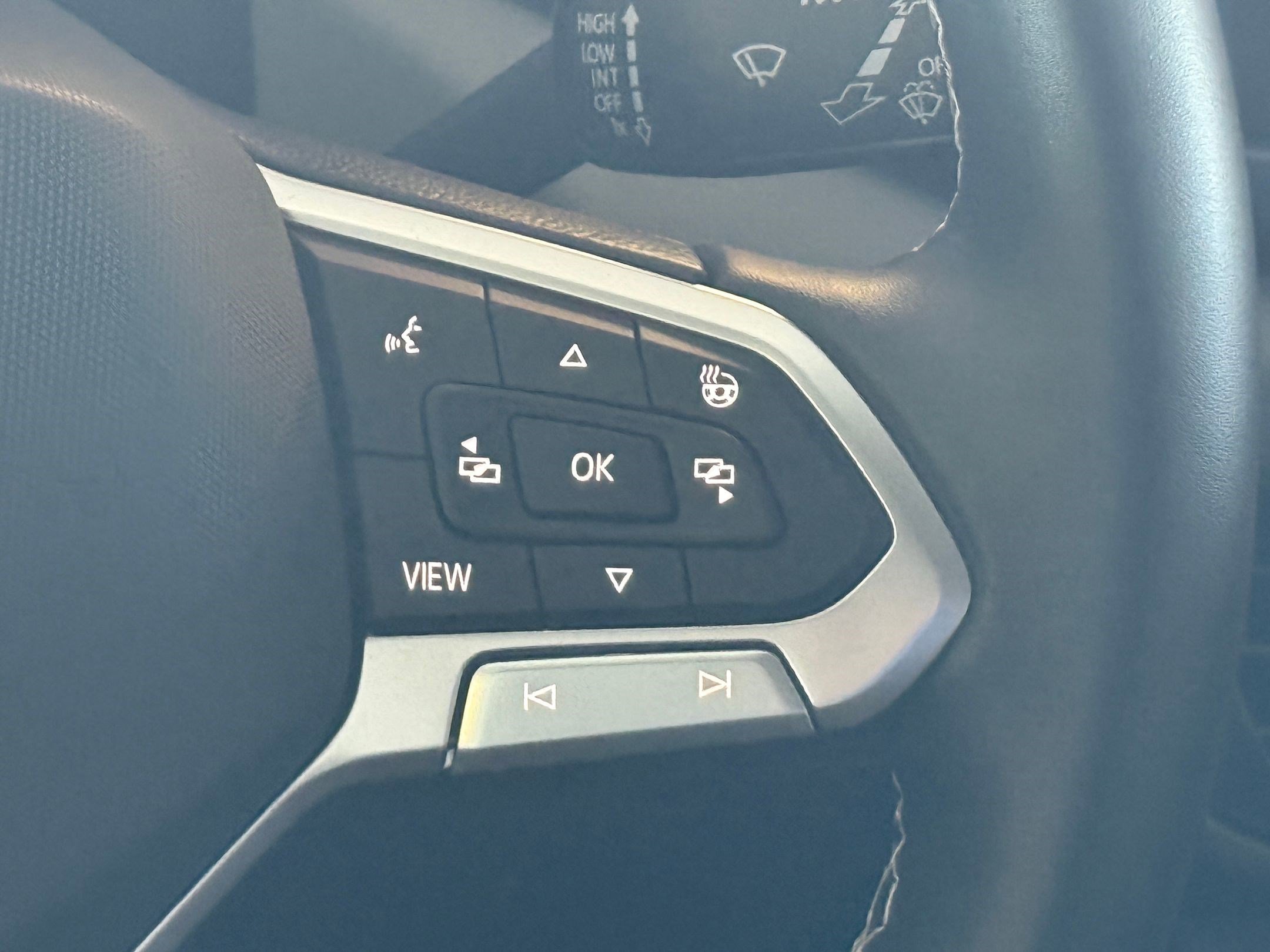 Certified 2023 Volkswagen Taos SE image 23