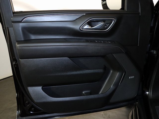 Used 2023 GMC Yukon XL SLT w/ SLT Premium Package image 26