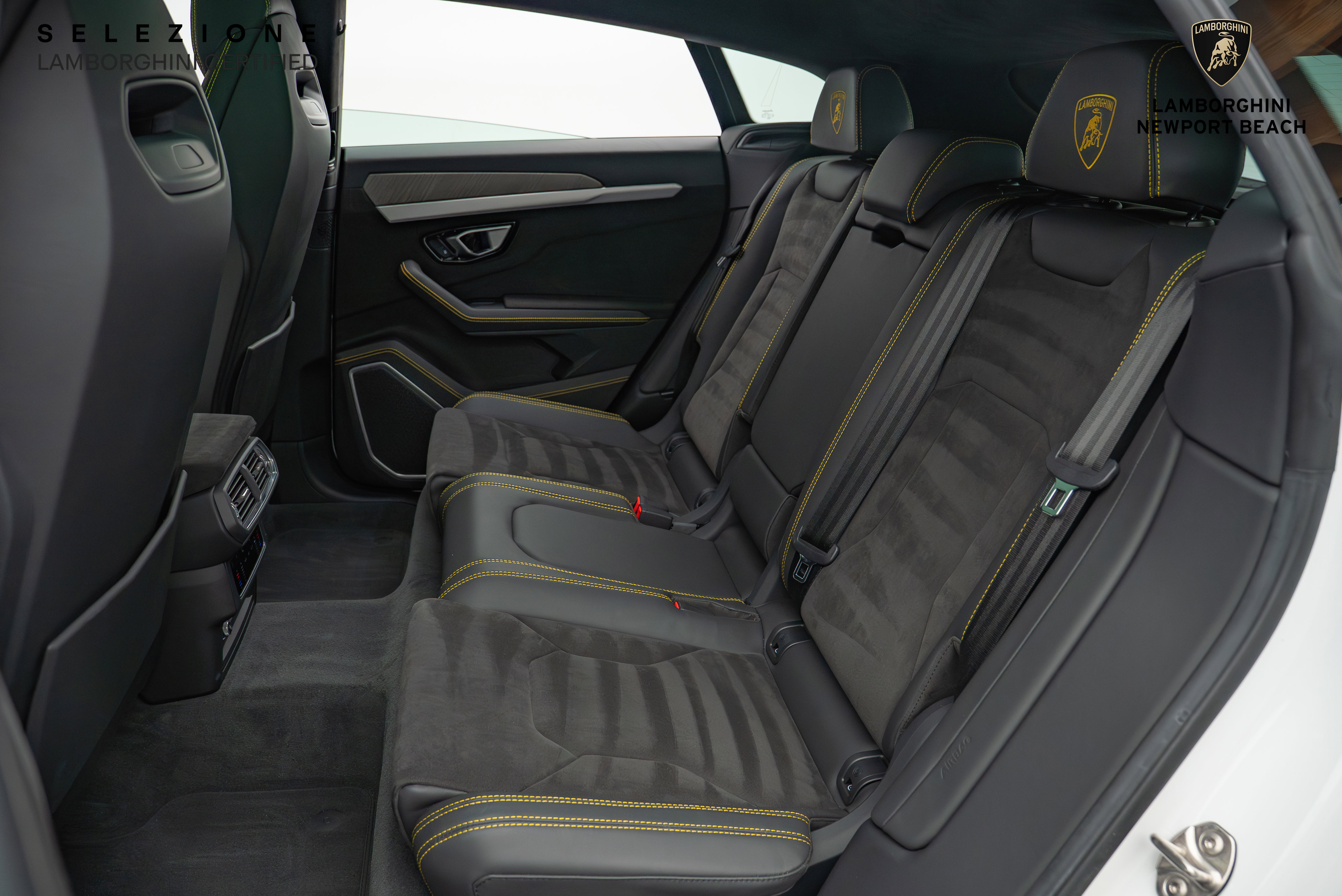 Used 2022 Lamborghini Urus image 23