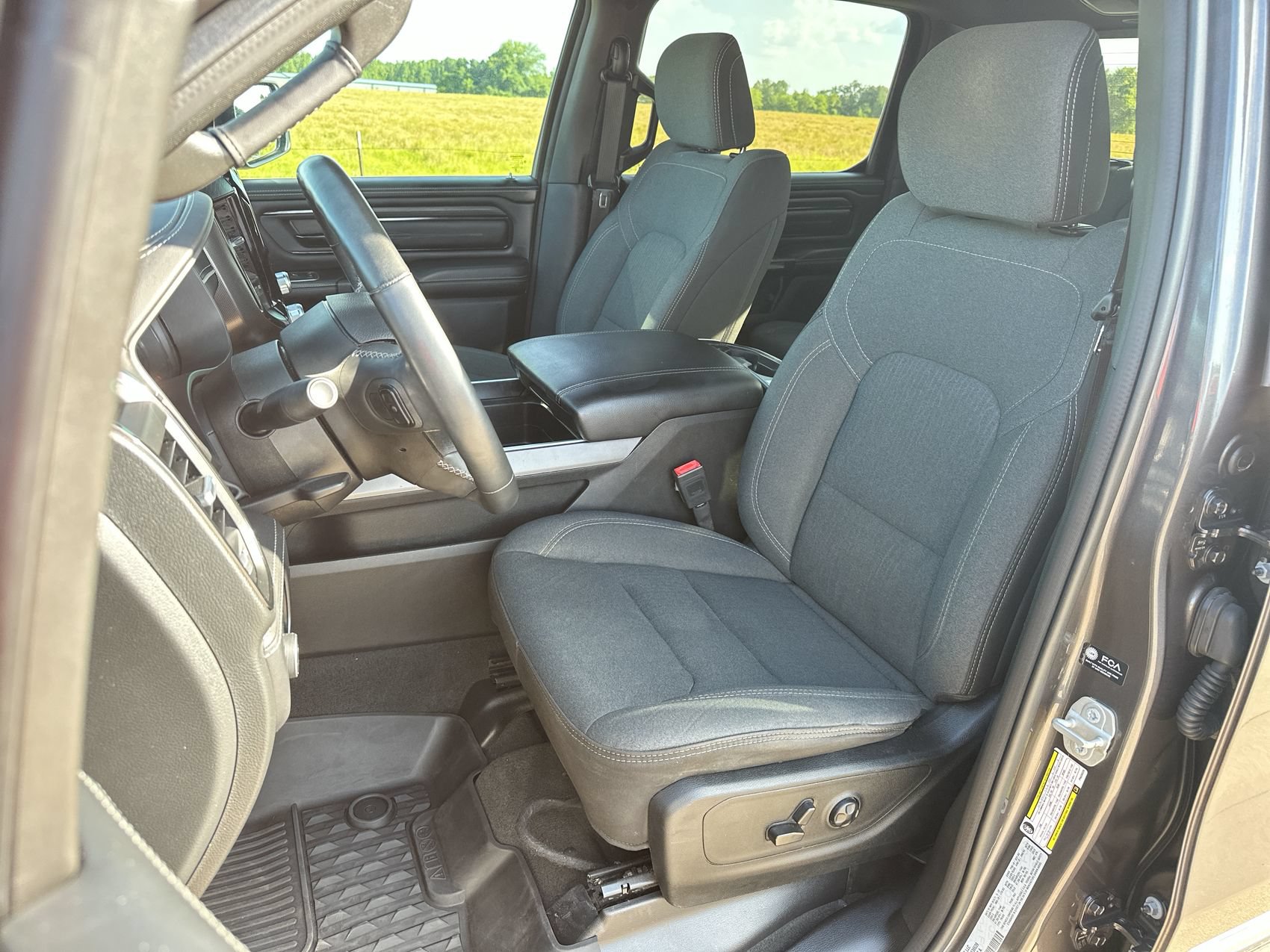 Used 2023 RAM 1500 Limited AWD/4WD image 11
