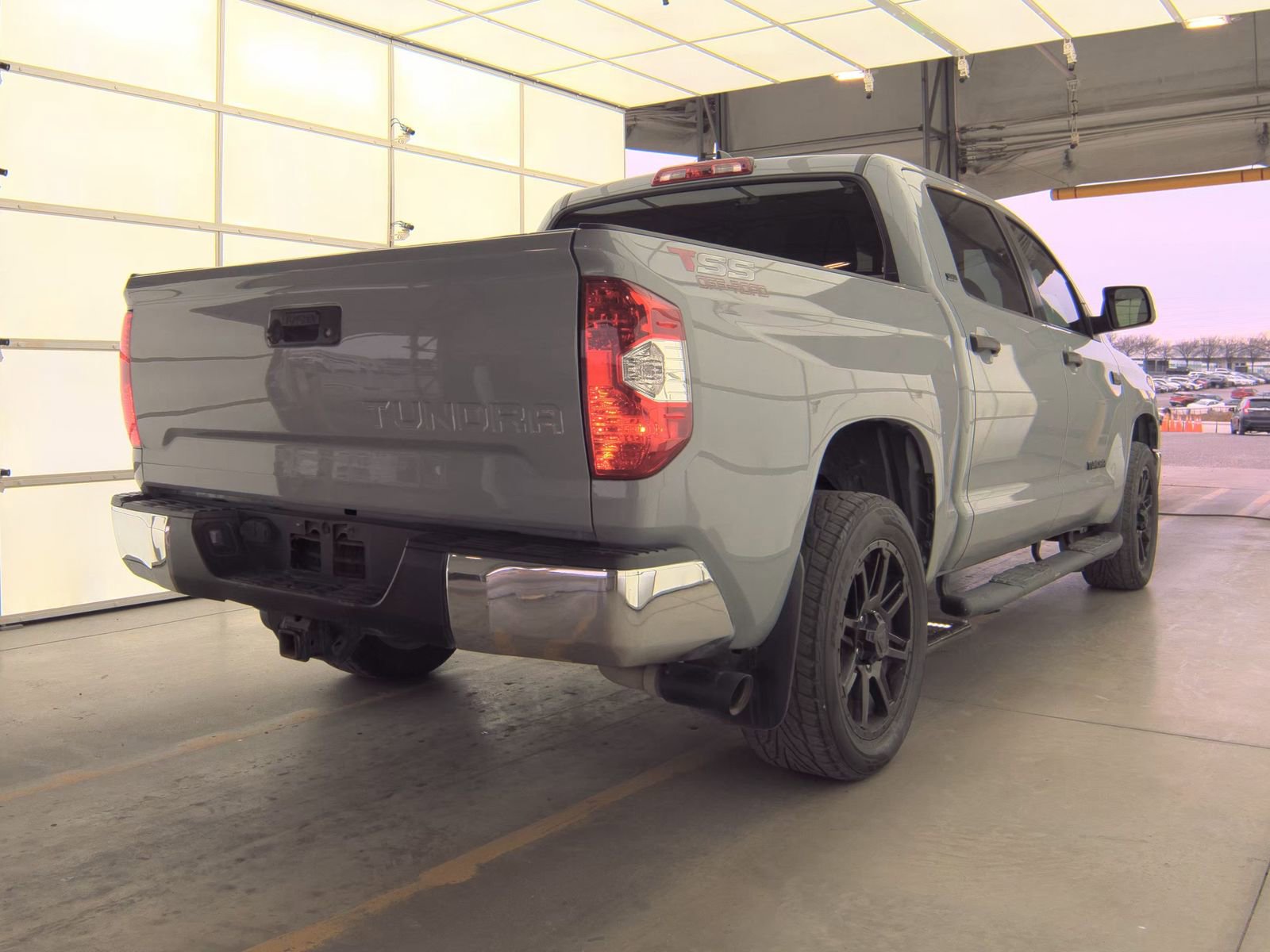 Used 2020 Toyota Tundra SR5 w/ SR5 Leather Package image 5