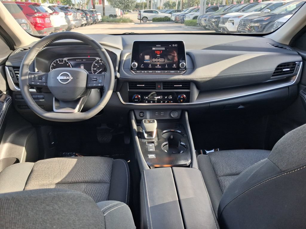Used 2026 Nissan Rogue SV FWD image 18