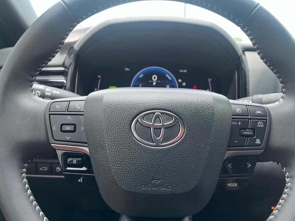 Used 2026 Toyota Camry SE FWD image 44