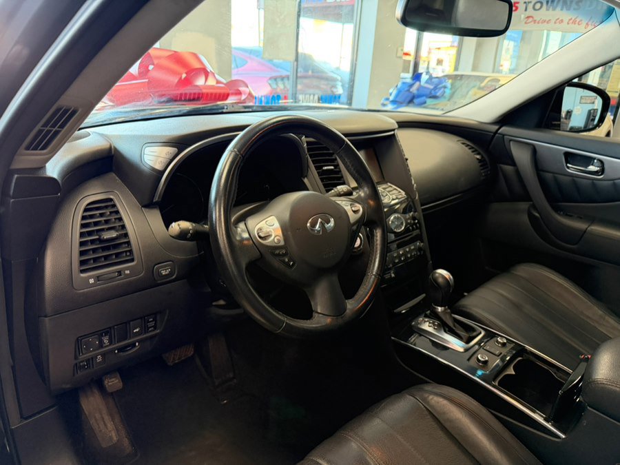 Used 2016 INFINITI QX70 2WD w/ Premium Package image 24