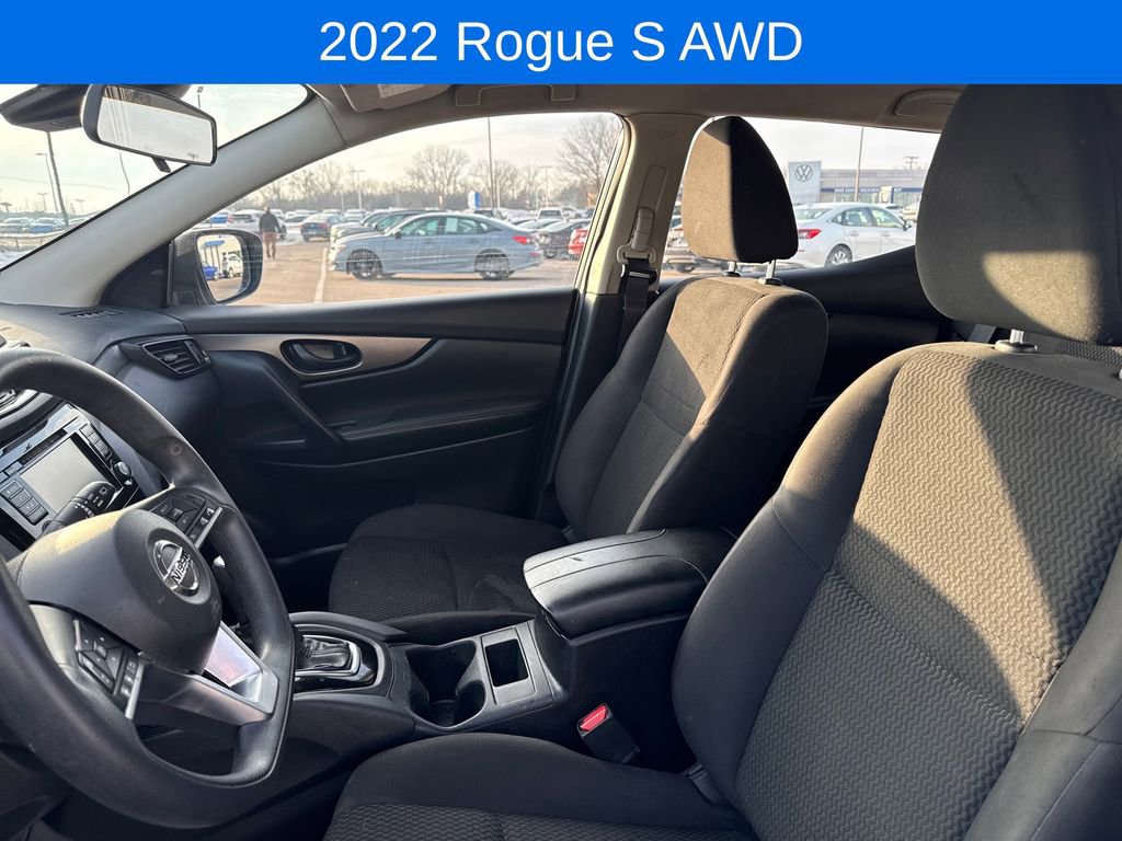 Used 2022 Nissan Rogue Sport S image 16